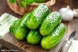 突然吃瓜的视频,揭秘“突然吃瓜”视频背后的热点事件