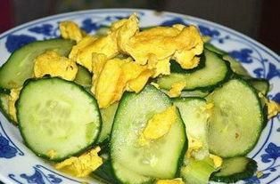 突然吃瓜的视频,揭秘“突然吃瓜”视频背后的热点事件