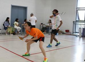 打羽毛球吃瓜视频,趣味视频带你领略运动魅力