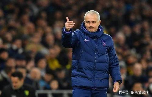 穆里尼奥吃瓜搞笑视频,足球场外也成笑星！