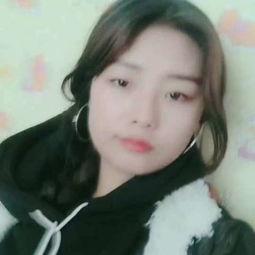 吃瓜一个女生抬头视频,一女生抬头视频引发网友热议