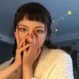 吃瓜一个女生抬头视频,一女生抬头视频引发网友热议