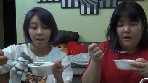 池妈和闺蜜吃瓜视频在线观看,揭秘吃瓜视频背后的精彩瞬间