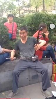 吃瓜的老马唱歌视频