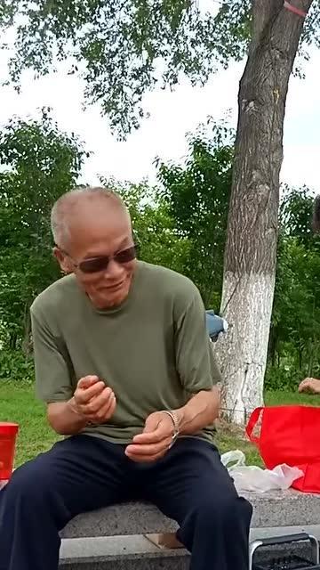 金昌老大爷吃瓜事件视频,一场意外引发的全民热议