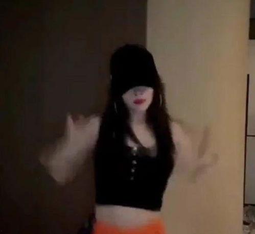 外国跳舞吃瓜视频,揭秘外国跳舞吃瓜视频背后的文化魅力