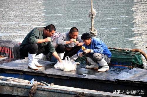 中国渔民吃瓜现场视频,欢乐氛围引网友热议