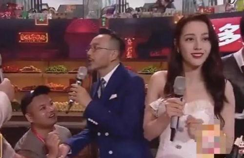 点唱厅主持吃瓜事件视频,视频曝光引网友热议