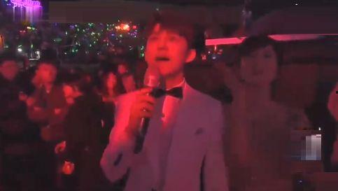 点唱厅主持吃瓜事件视频,视频曝光引网友热议