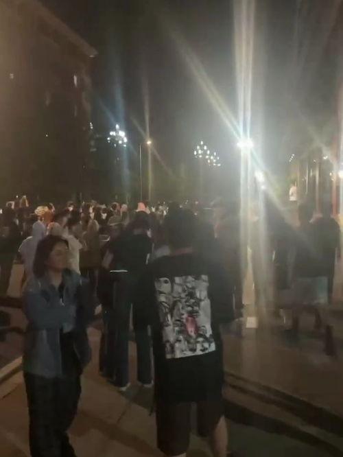 围观吃瓜配音视频大全集,揭秘围观吃瓜视频大全集