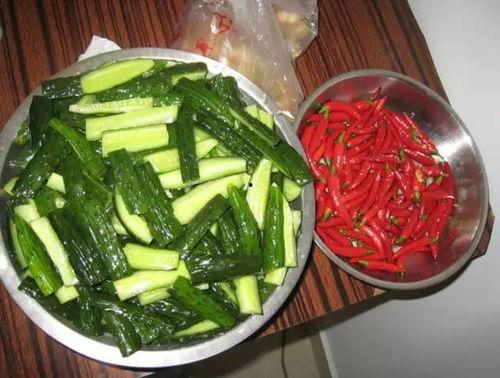 吃瓜厨房腌黄瓜视频,跟着吃瓜厨房学腌黄瓜，简单易学，清爽可口