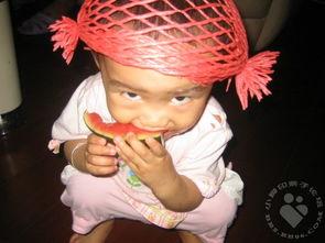 小孩吃瓜记的视频,小孩吃瓜记趣味瞬间