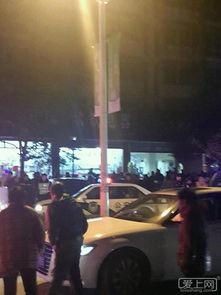 围观吃瓜打架视频,围观吃瓜打架视频引发热议