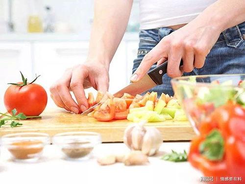 吃绿瓜要削皮吗视频讲解,削皮还是直接吃？视频揭秘